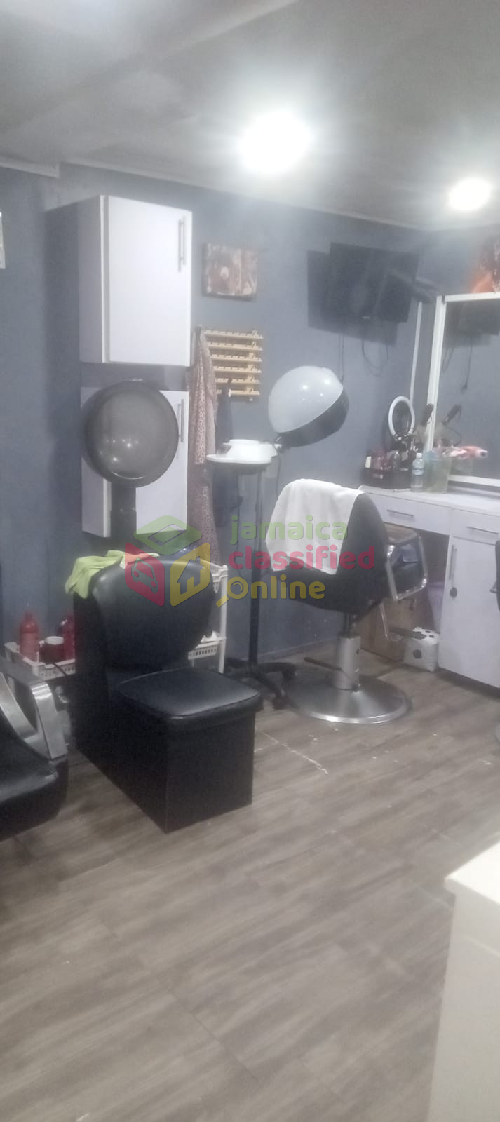 Nail And Hair Station