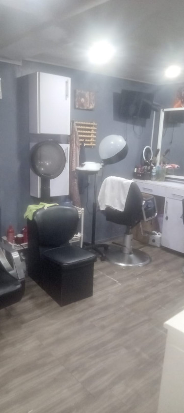 Nail And Hair Station