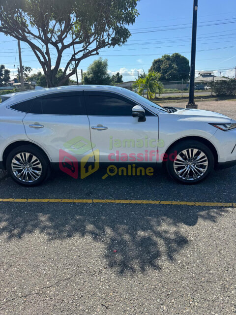 2023 TOYOTA HARRIER HYBRID Z | ONLY 23,000 KM