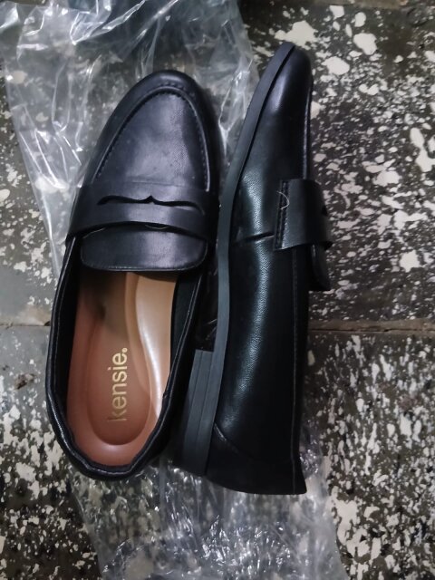 Size 8 Black Shoes