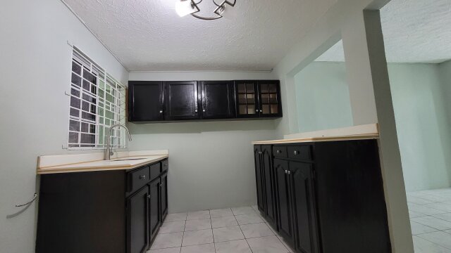 Pet-Friendly 2 Bedrooms Townhouse with Water Tank