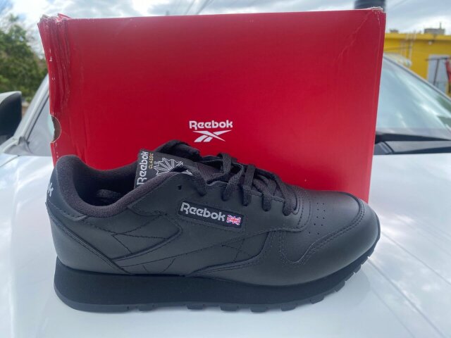 Reebok Classic Shoes Size 5