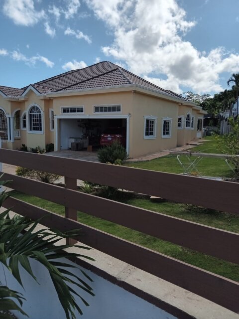 Home For Sale 3bdrms