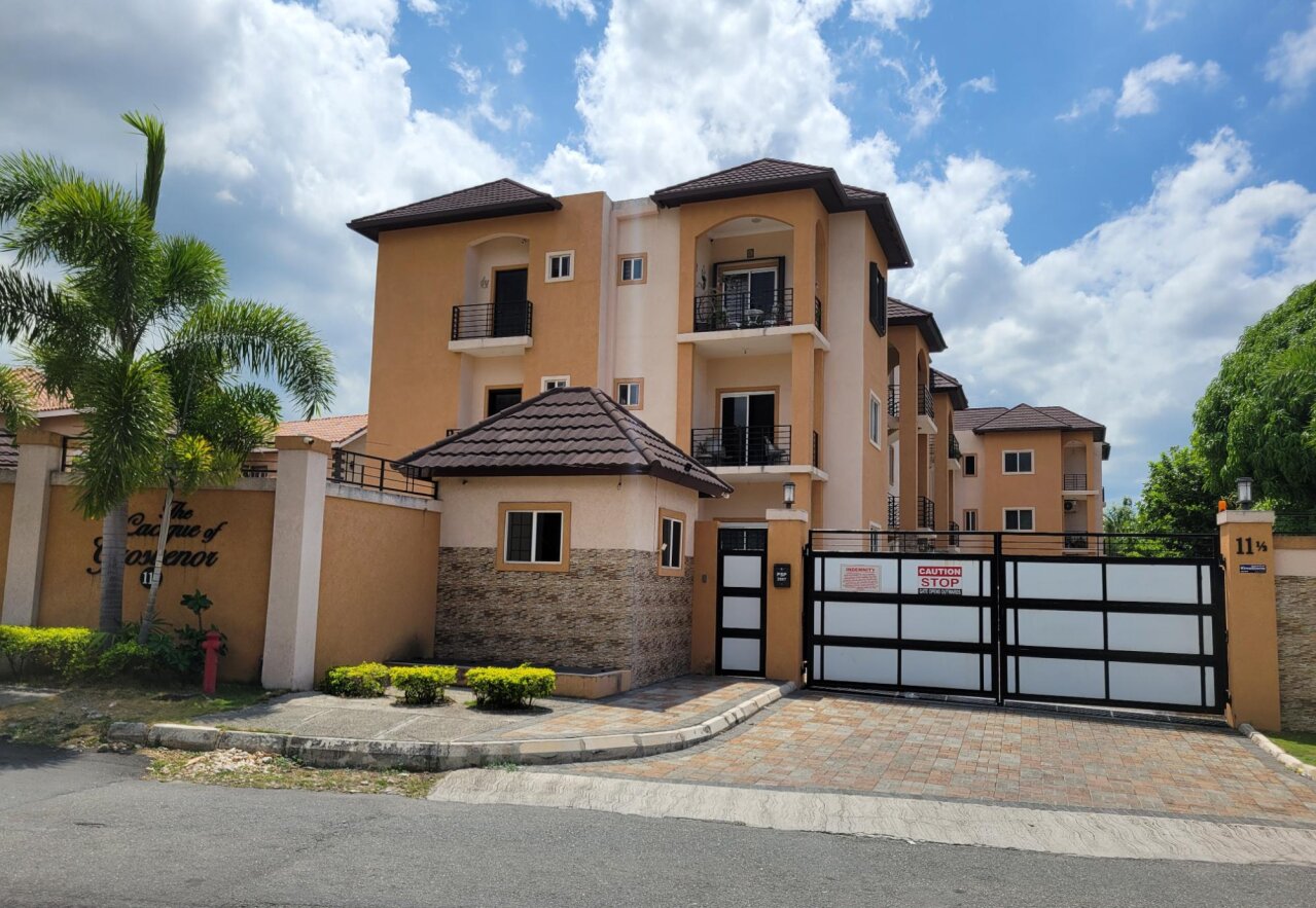 Lovely 2 Bedroom Apartment For Sale
