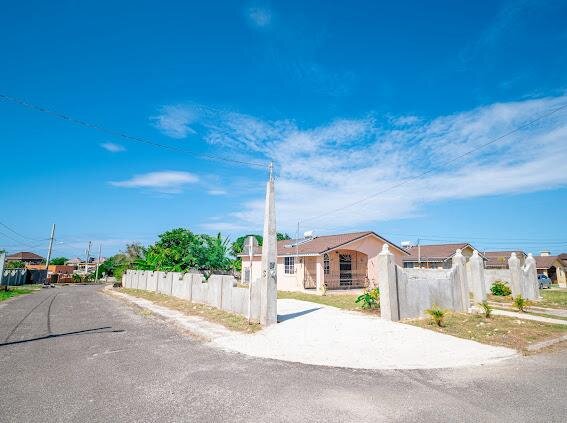 2 Bedrooms 2 Bathrooms