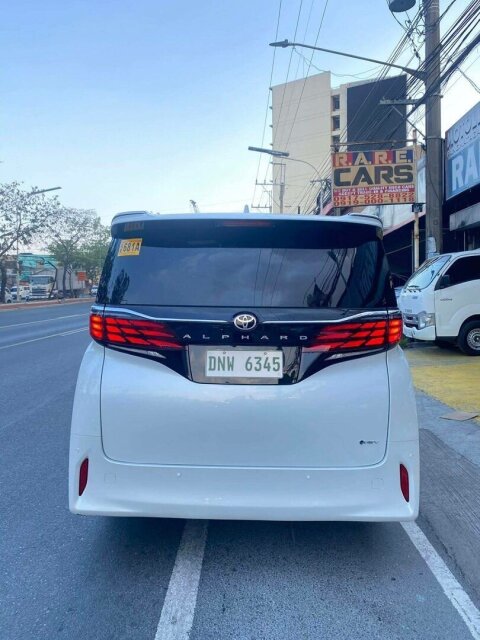 Toyota Alphard HEV Auto