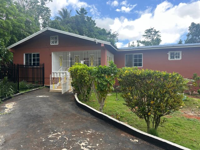 Flexible 3 Bedrooms in Brown's Town, St. Ann