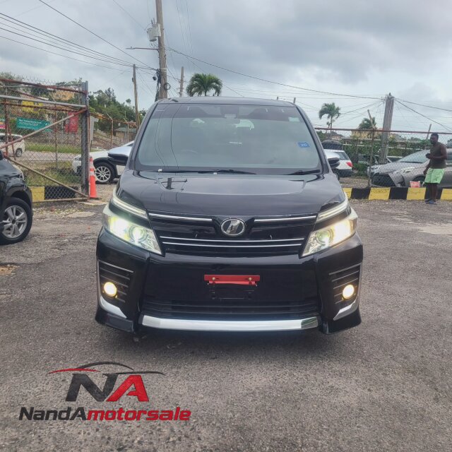 2016 Toyota Voxy