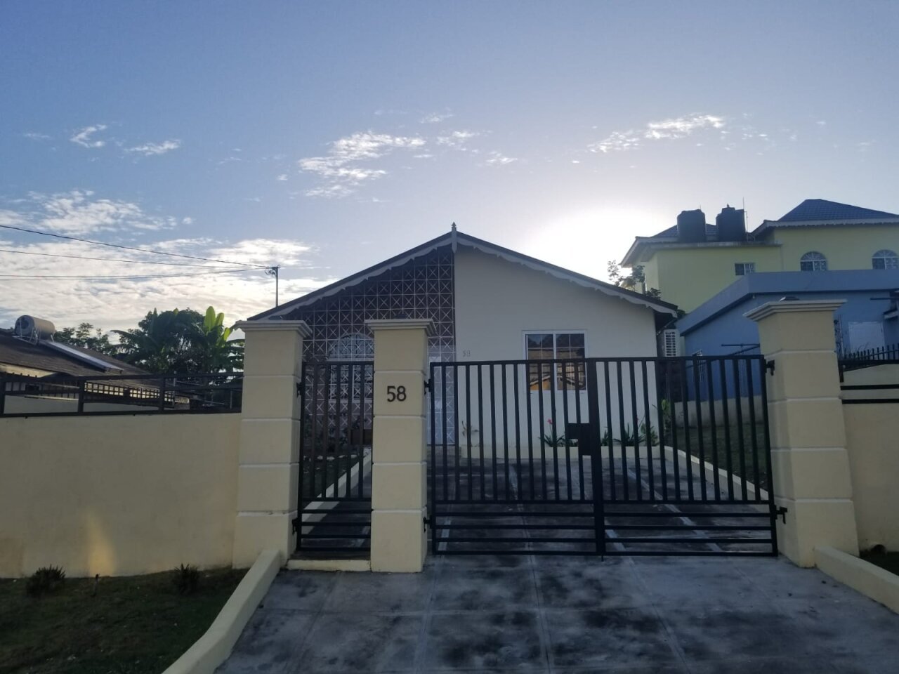 1 Bedroom Unfurnised/ Furnish