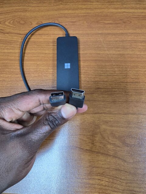 MICROSOFT 4K WIRELESS DISPLAY ADAPTER – MODEL 1942