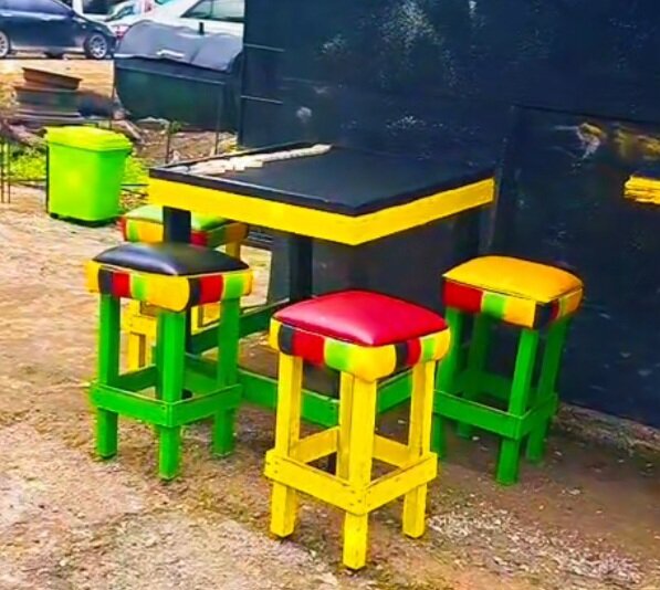 Dominos Table 4 Stools