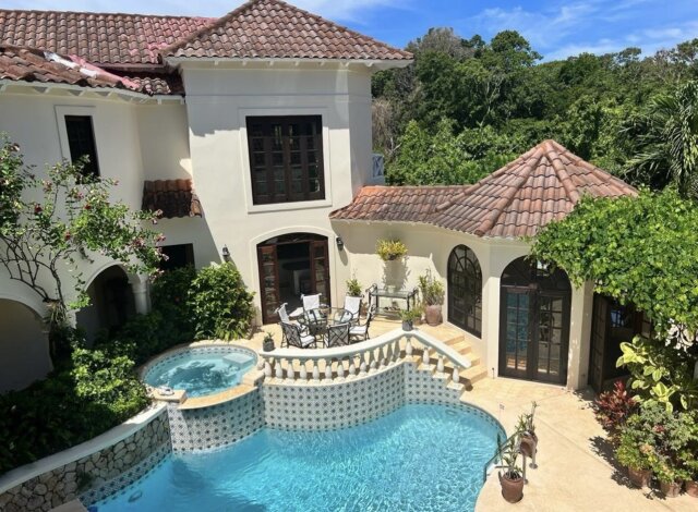 4 Bed, 5 Bath House For Sale