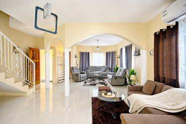 2 Bedrooms,2.5 Bathrooms