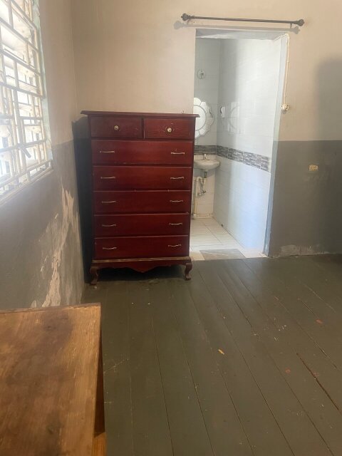 Spacious 1 Bedroom with Private Bathroom