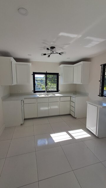 2 Bedroom 1 Bathroom Apartment