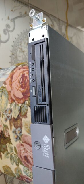 EXTERNAL SAS ULTRIUM  4 LTO TAPE DRIVE