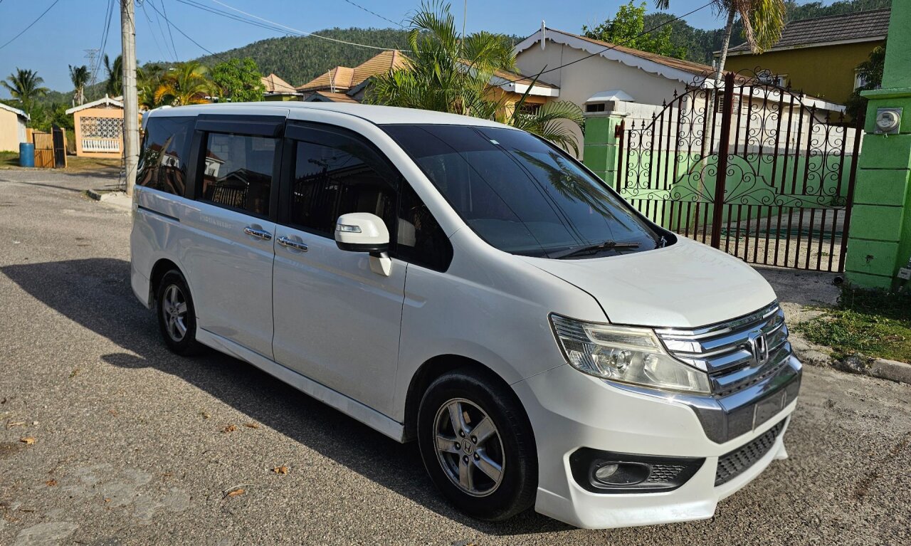 Honda Stepwgn Spada 2014