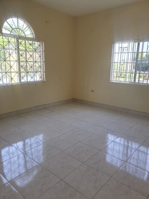 Unfurnished 3 Bedrooms Apartment in Mona