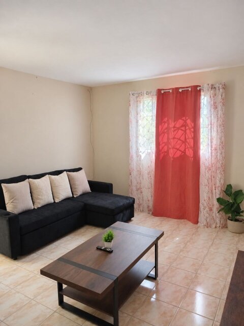 Spacious 1 Bedroom Apartment In Mandeville