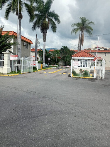 1 Bedroom Apartment In Oaklands For Sale