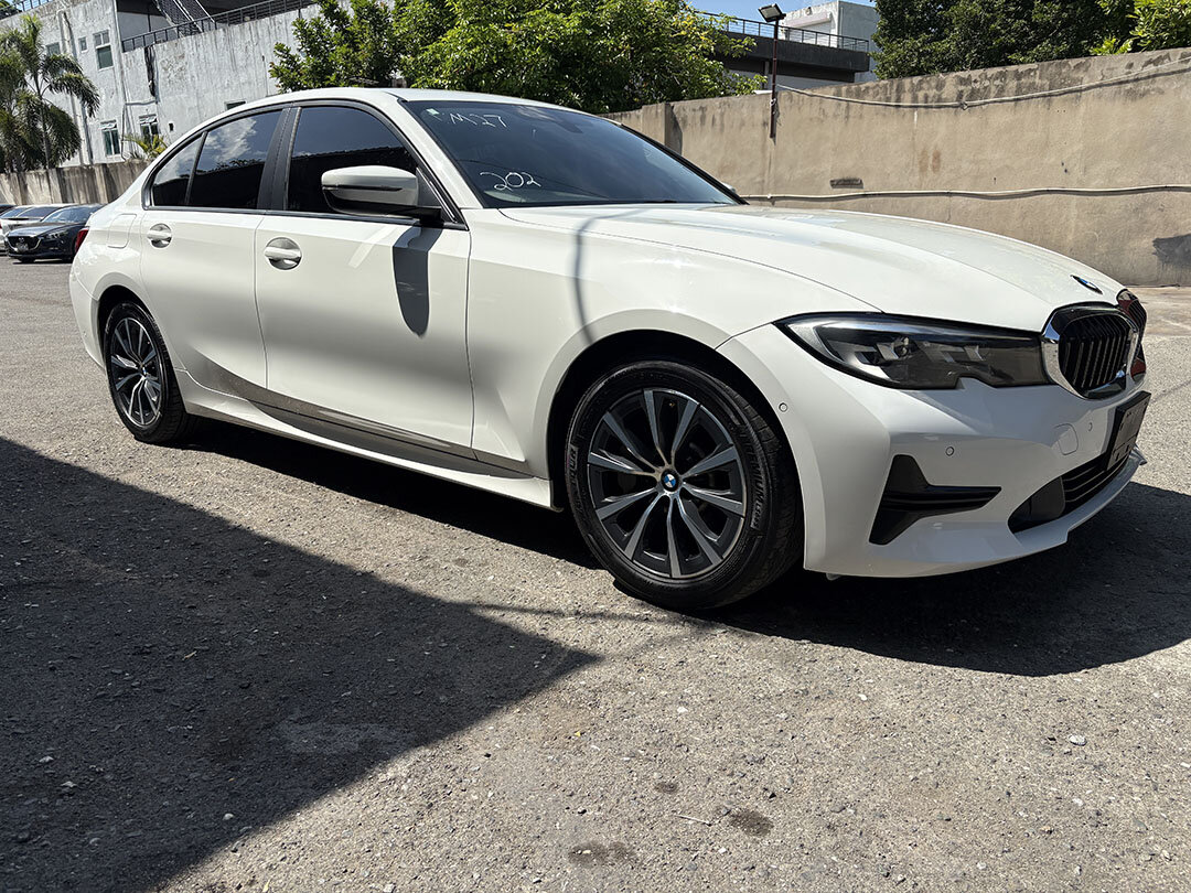 2021 BMW 330i