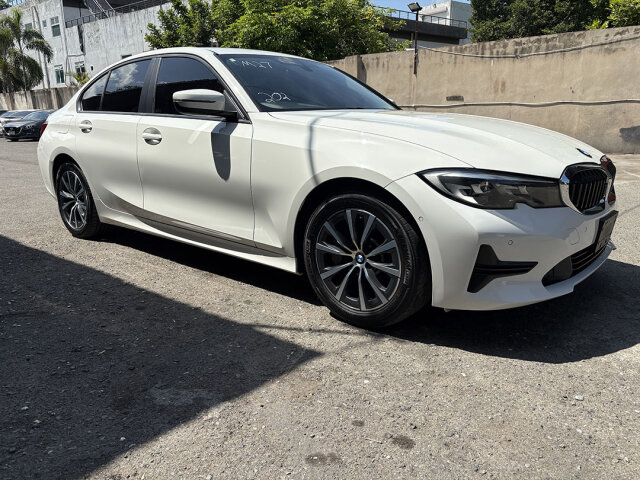 2021 BMW 330i