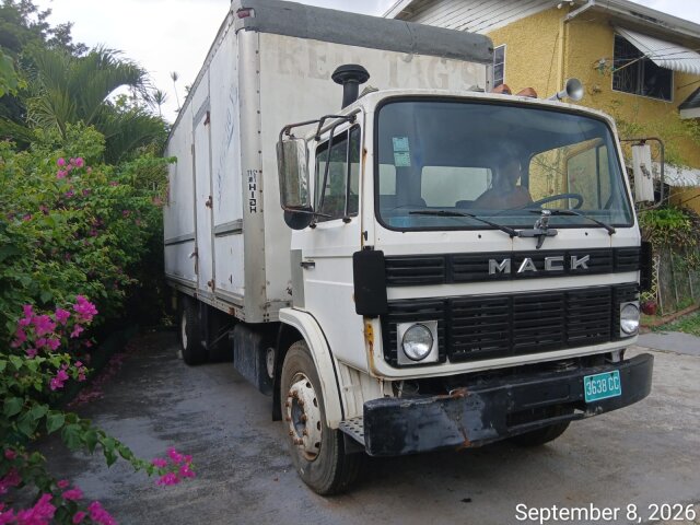 1987 Mack Mid-Liner MS2009 Box Truck