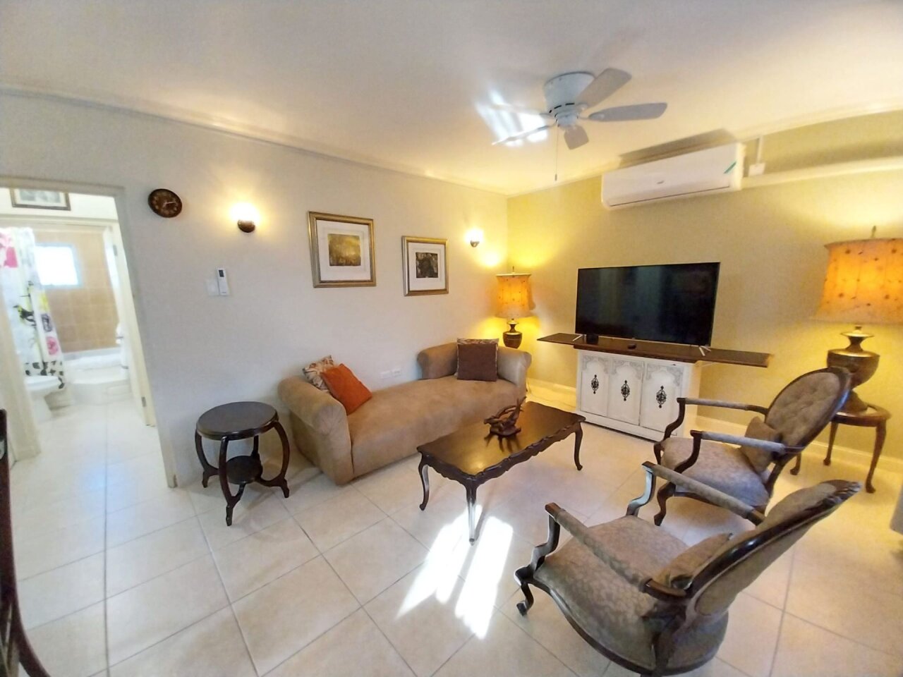 1 Bedroom, 1 Bath Apartment In Gated Complex