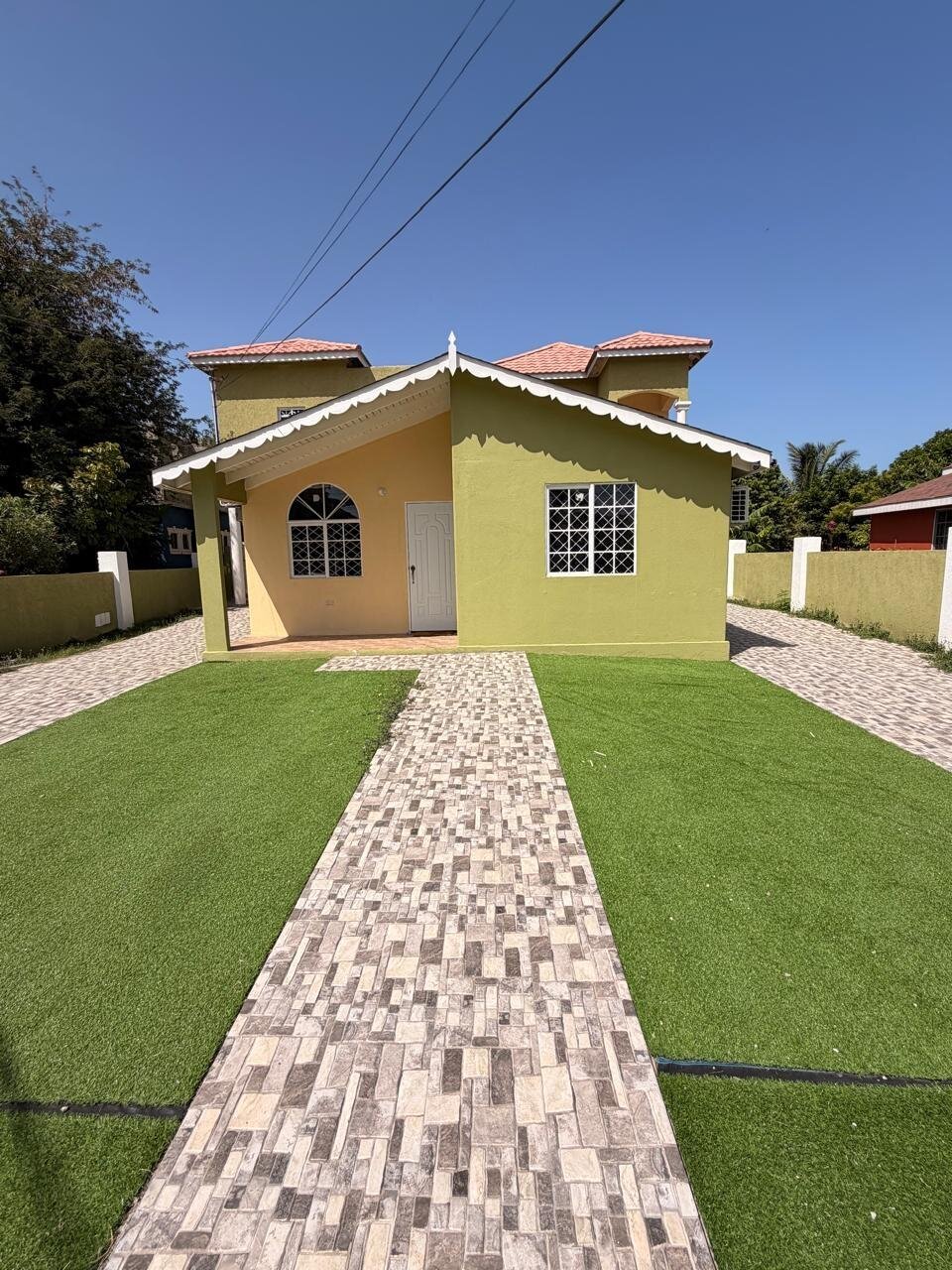 1 Bedroom 2 Bathroom Furnished Apartment