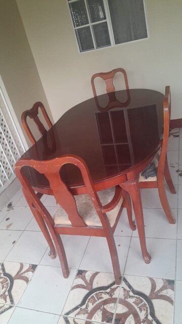 4-piece Oval Dining Set