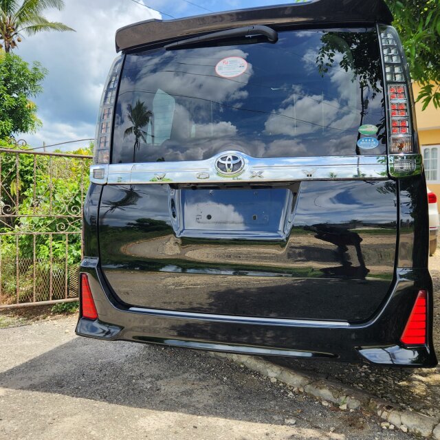 2016 Voxy