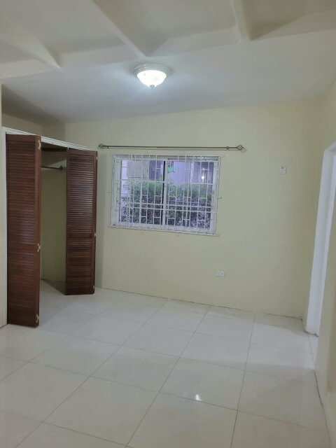 Charming 3 Bedrooms with Garage in Hughenden