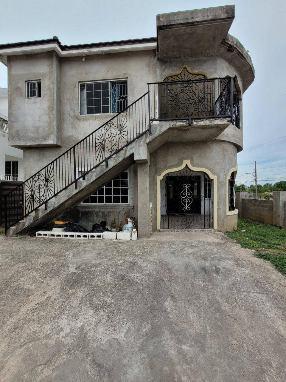 Welcome to Your 3 Bedrooms Dream Home!