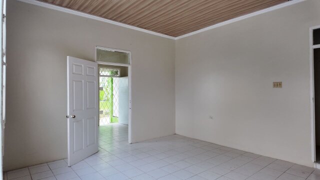 2 Bedroom Apartment For Rent - Mandeville