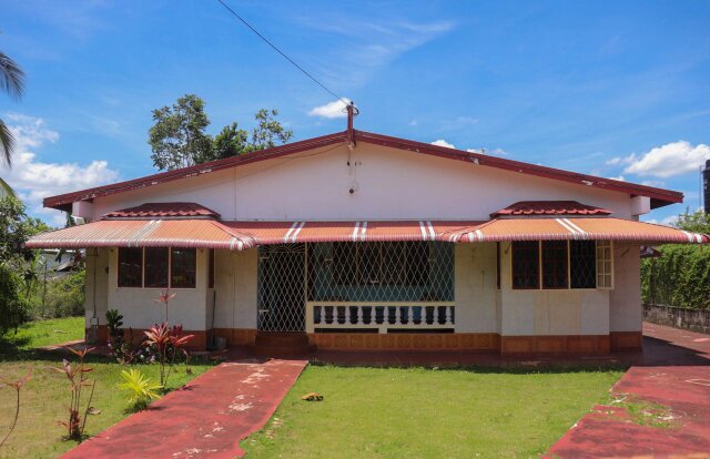 4 Bedroom Bungalow For Sale - Williamsfield