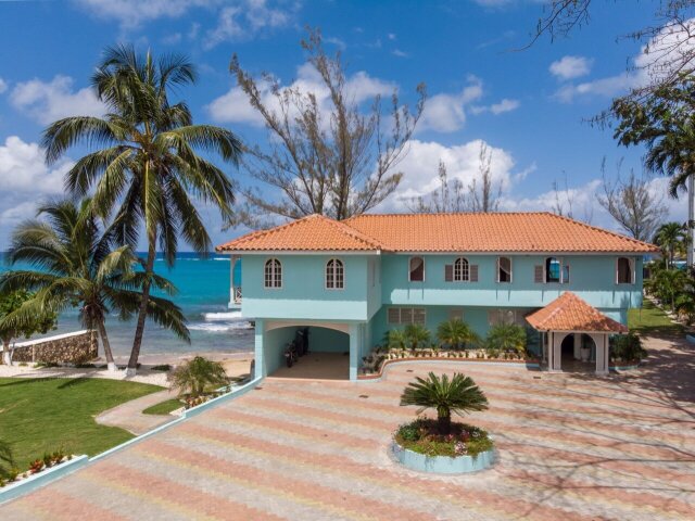 Edgewater Beach Villa - Oceanfront Property