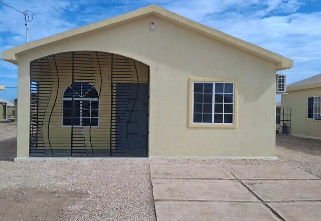 2 BEDROOM HOUSE FOR RENT