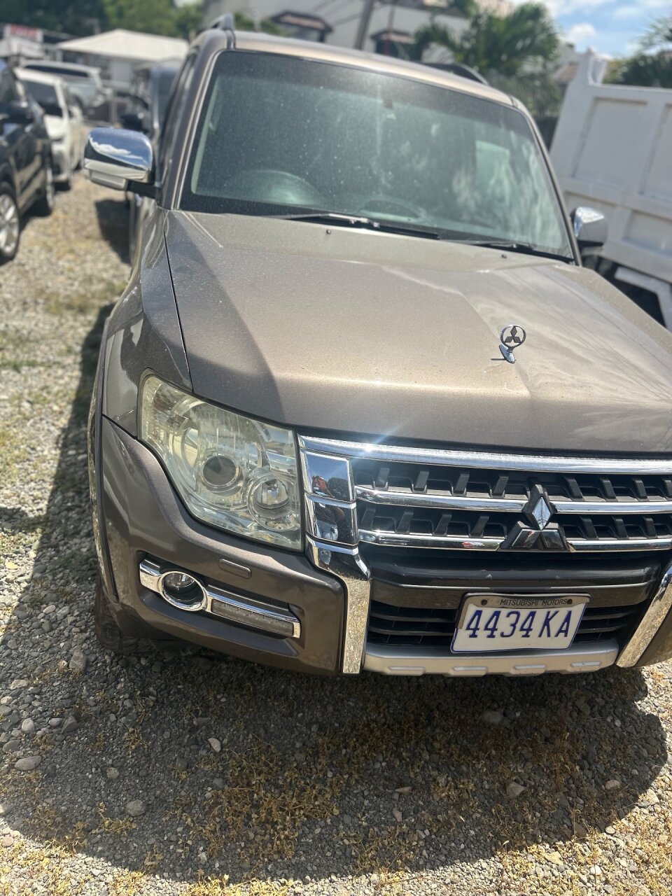 2016 Mitsubishi Pajero