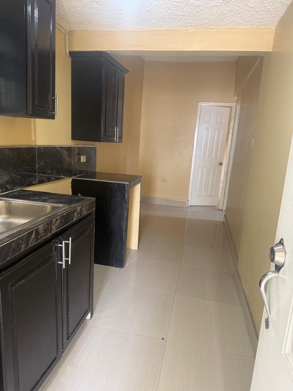 Unfurnished 1 Bedroom For Rent