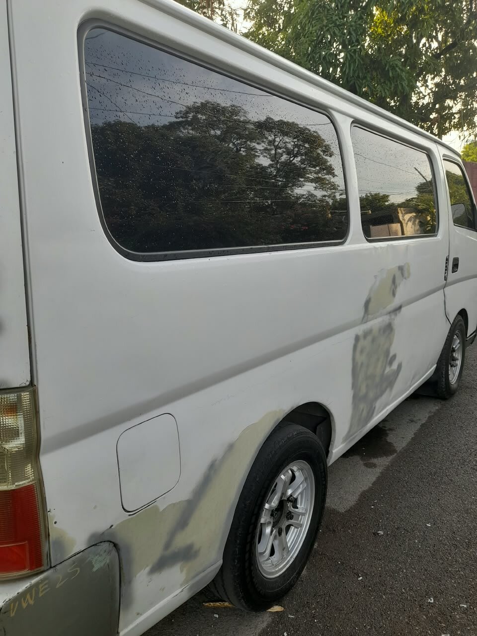 2004 Nissan Carvan Bus
