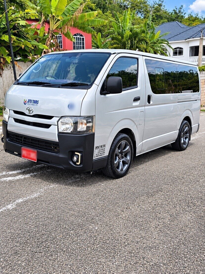 2016 Toyota Hiace Bus