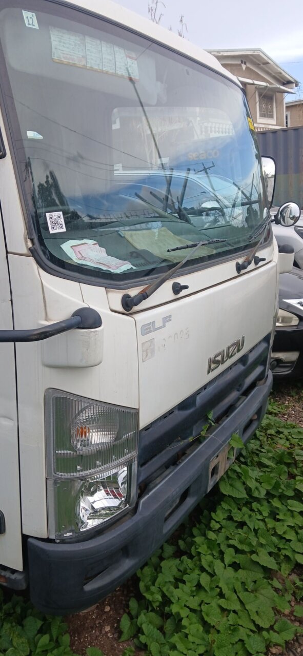 2007 Isuzu Elf Water Truck