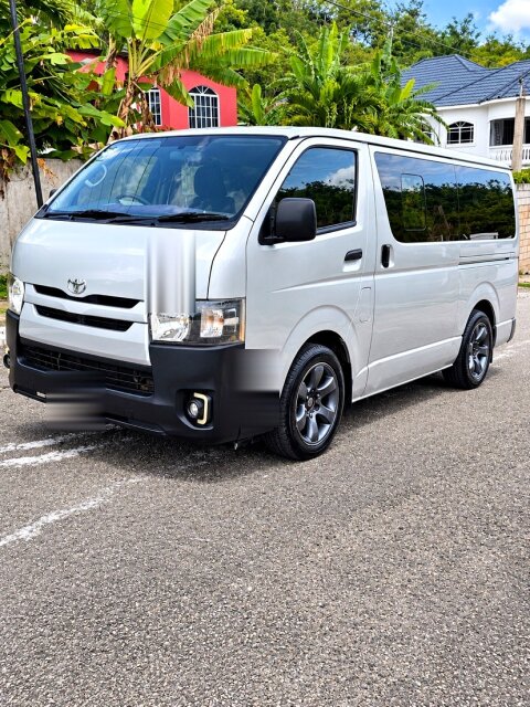 2016 Toyota Hiace — Bus