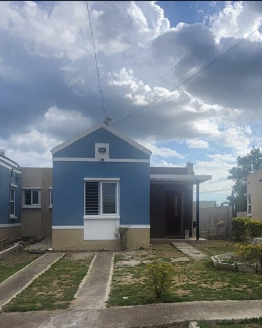 Immaculate 2 Bedrooms In Gated Community