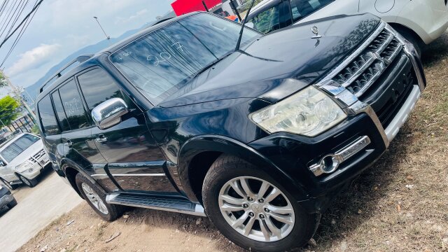 2017 Mitsubishi Pajero