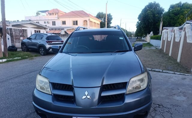 2005 Mitsubishi  Outlander