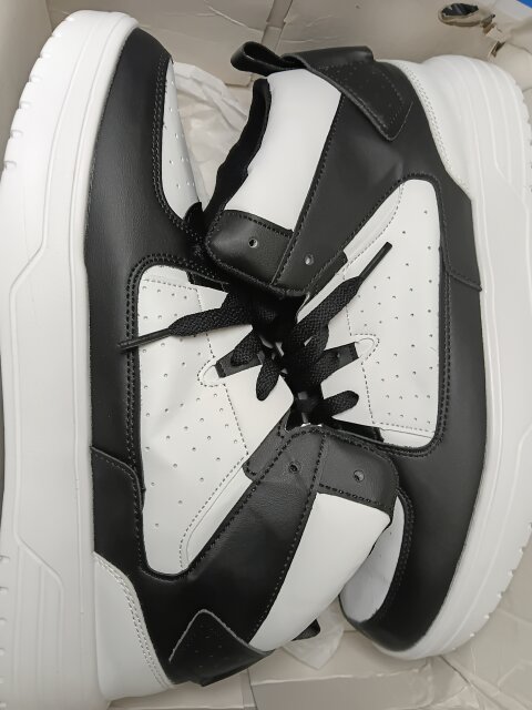 Men Sneskers Size 10 And 11 Available