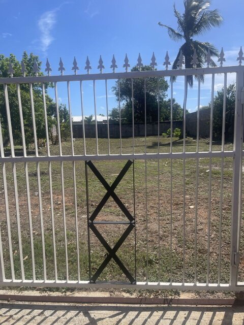 Residential Lot For Sale In Clarendon