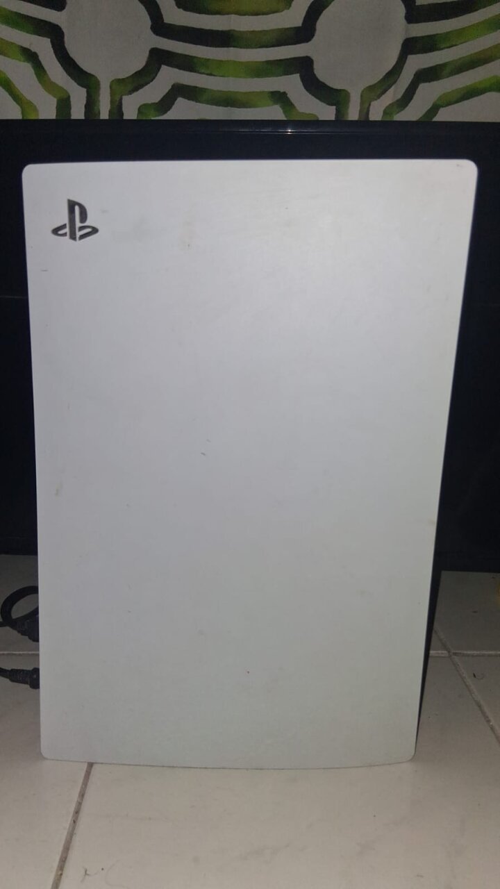 Playstation 5p With Controller