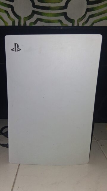 Playstation 5p With Controller